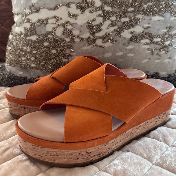 Sorel Cameron Platform - Picture 2 of 5